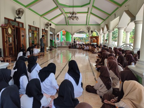 Pembacaan Maulid Al Barzanji